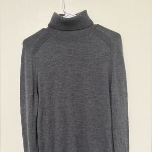 Express Women's Gray Turtleneck Sweater